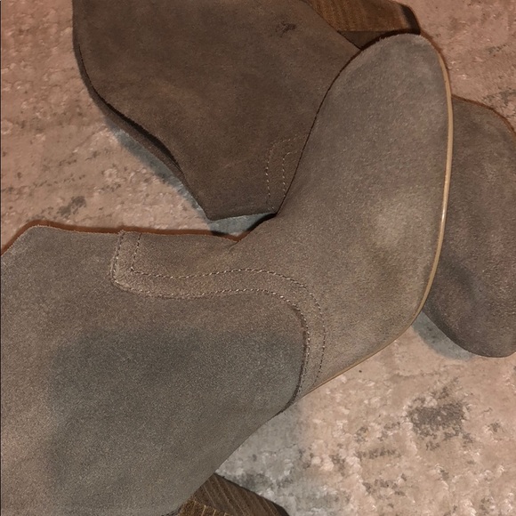 Tan booties - Picture 3 of 4
